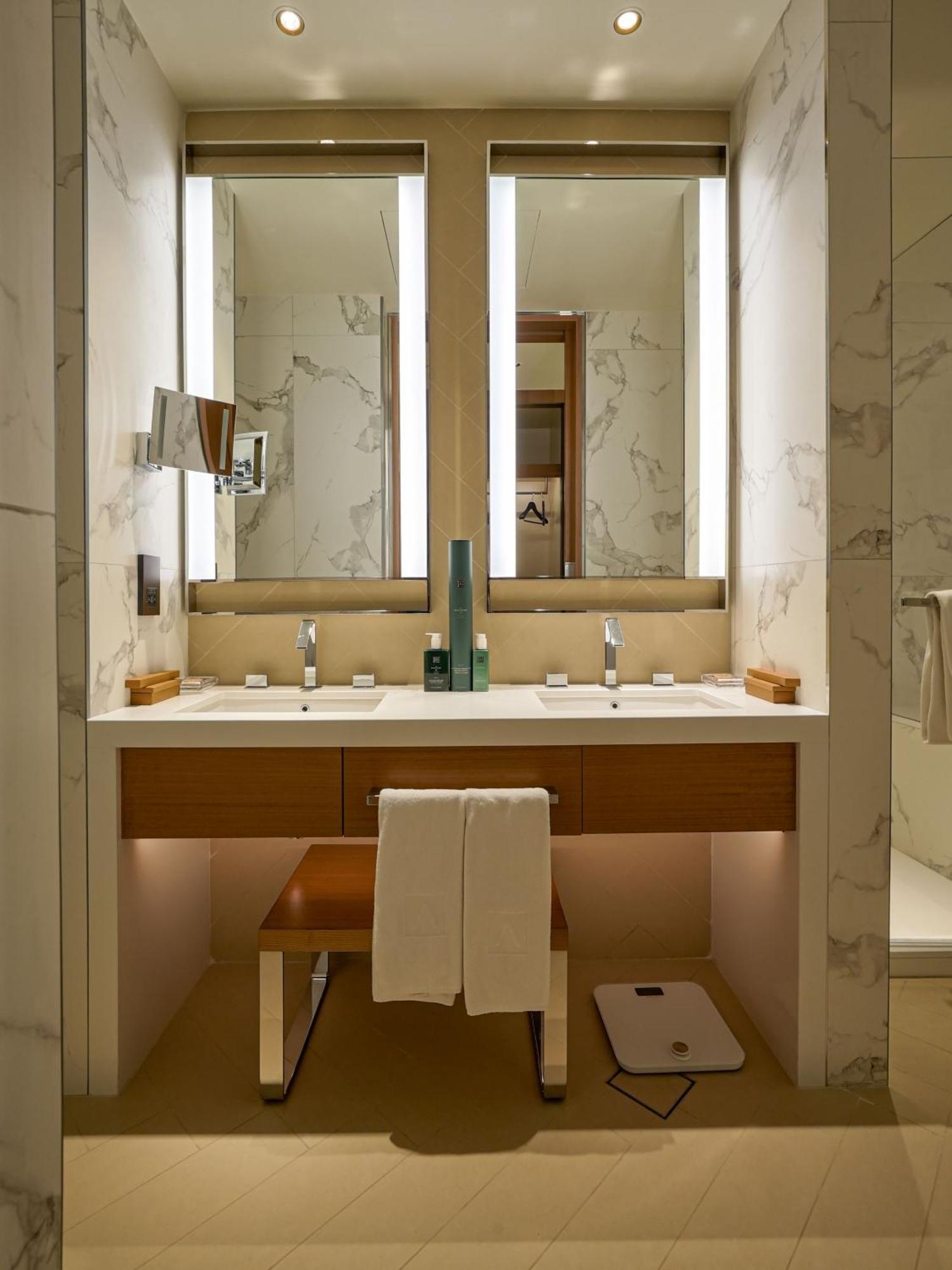 Venetian - The Address Residences Opera * Dubai